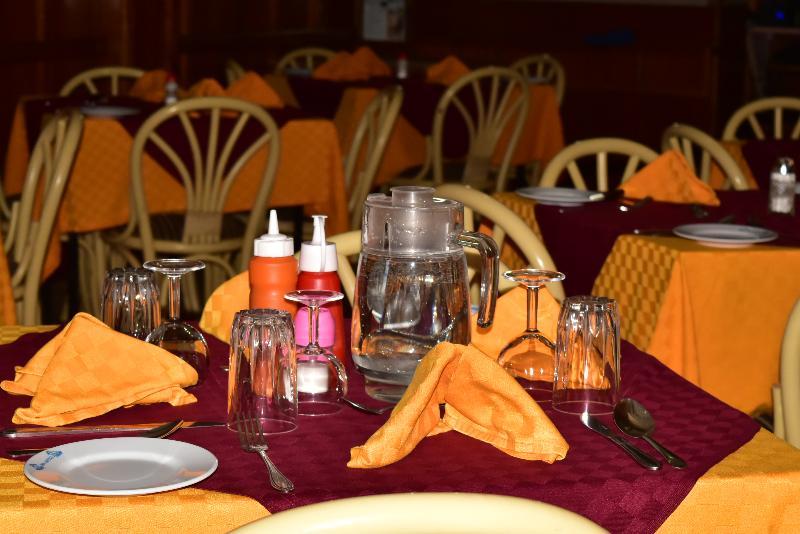 Ibis Hotel Ньєрі Екстер'єр фото